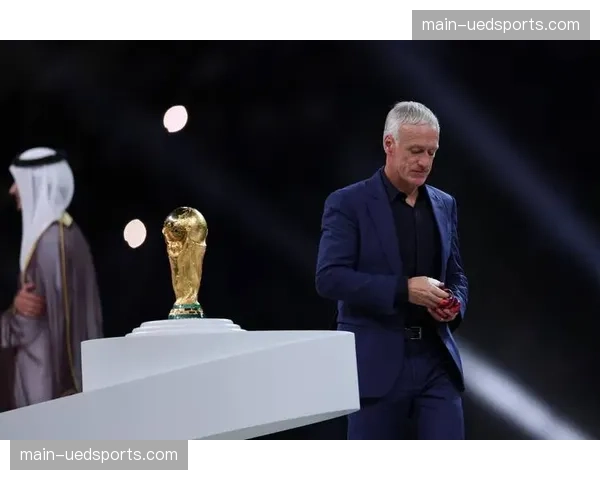 法国左路人选仍处试验阶段 德尚五场比赛尝试五套组合